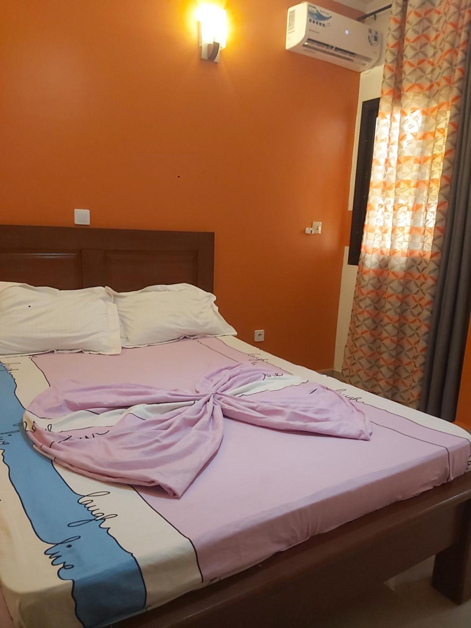 Hotel Appart B4U - Etoudi Яунде Екстер'єр фото