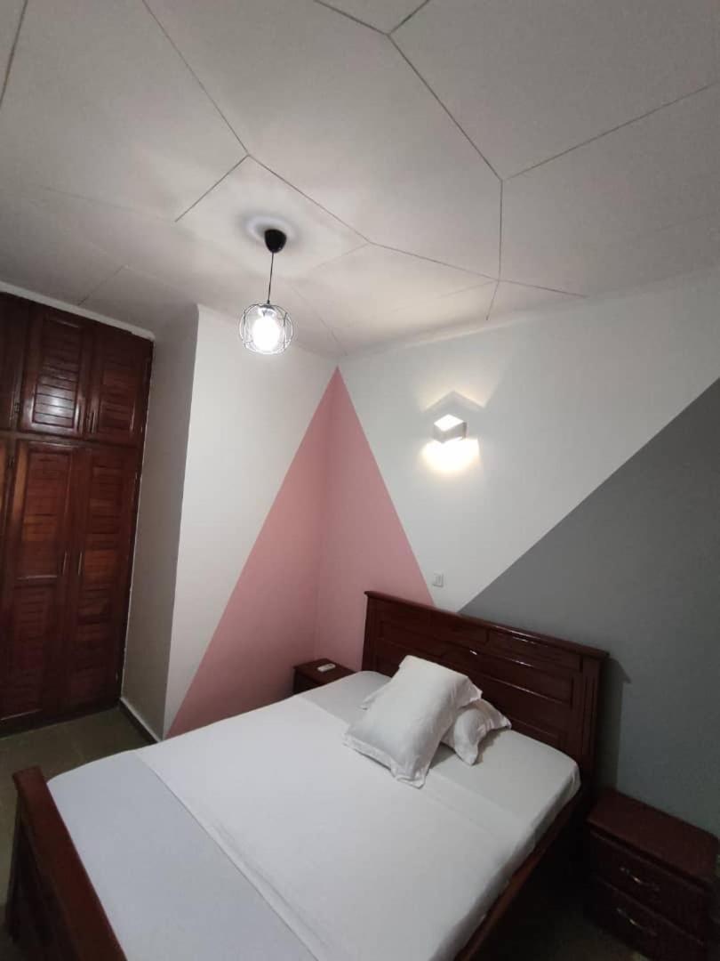 Hotel Appart B4U - Etoudi Яунде Екстер'єр фото